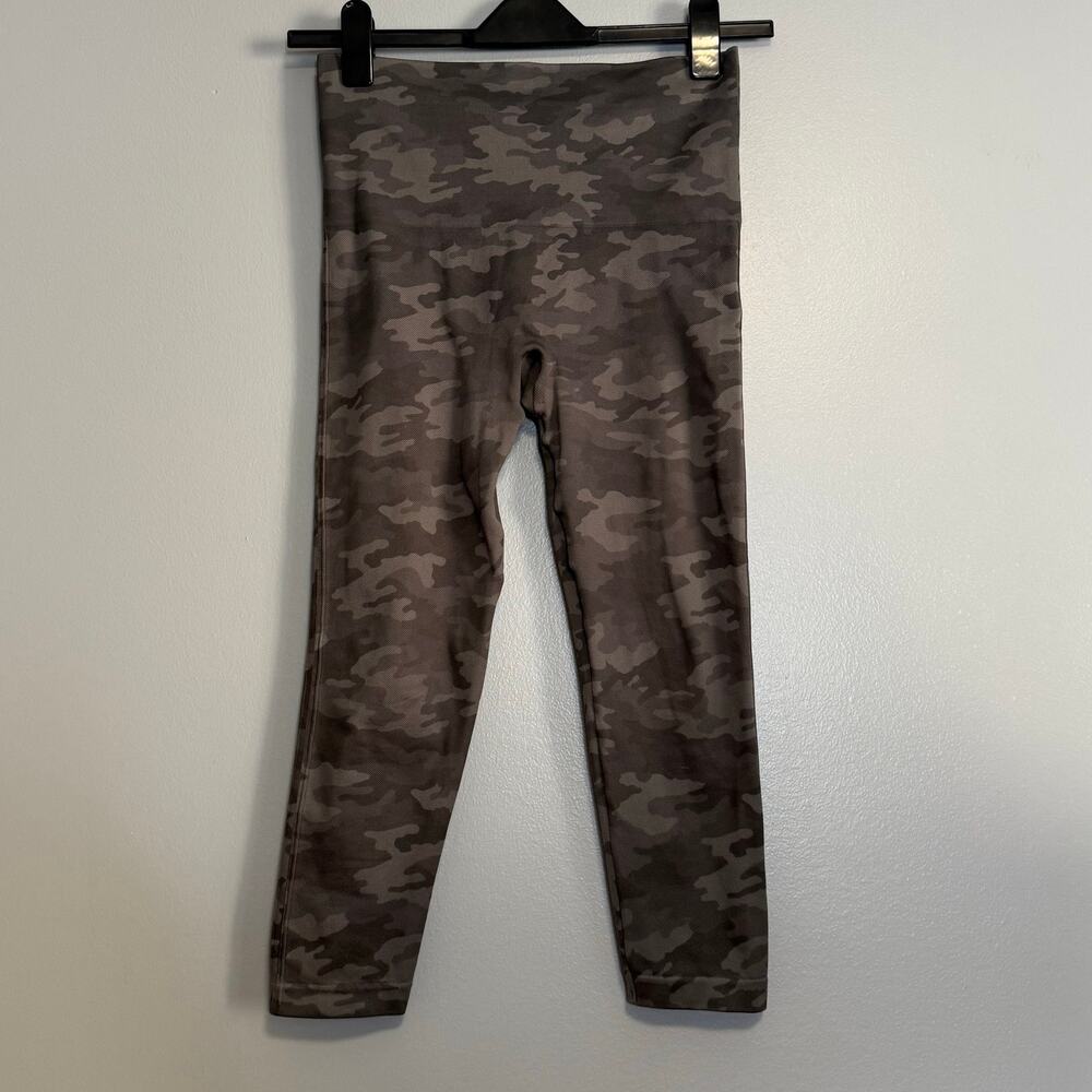 Spanx Look at Me Now Cropped Leggings Pants Gray/Green Camo